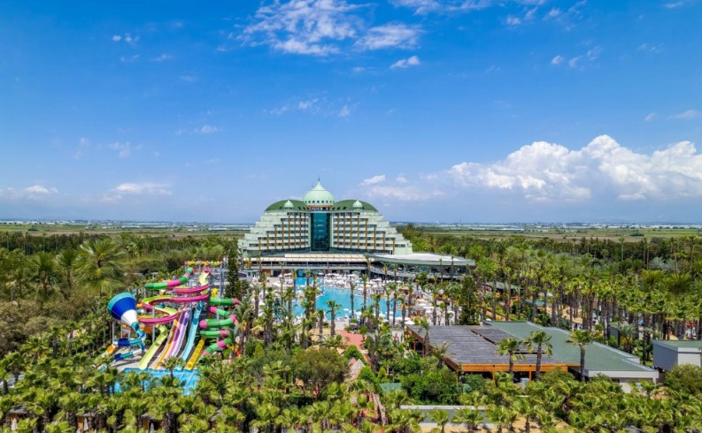 Delphin Palace