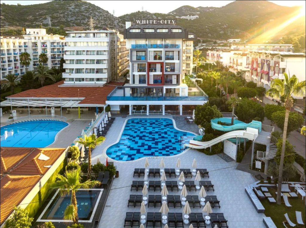 White City Beach Hotel
